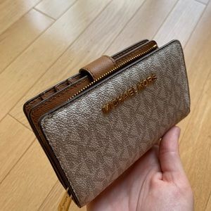 michael kors wallet